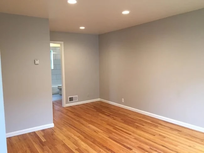 Photo - Washington Street