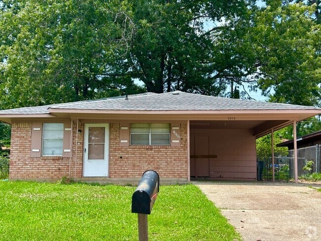 Building Photo - 1722 Peach St Rental
