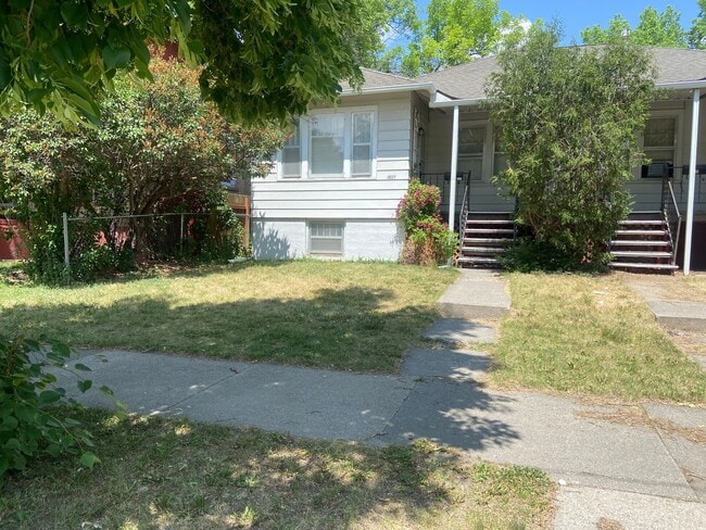 Building Photo - Viking Properties, LLC Duplex Unit 1021 4th Ave S Rental