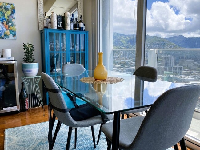 Photo - Moana Pacific East Tower 3BR/2BA/2PK