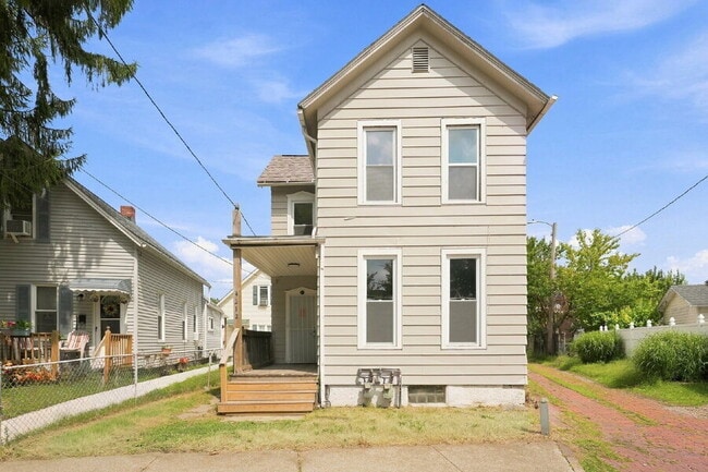 Building Photo - 4212 Apple Ave Unit 2