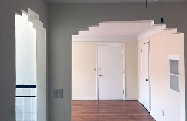 Photo - 950 Ludlow Ave Unit 950-06