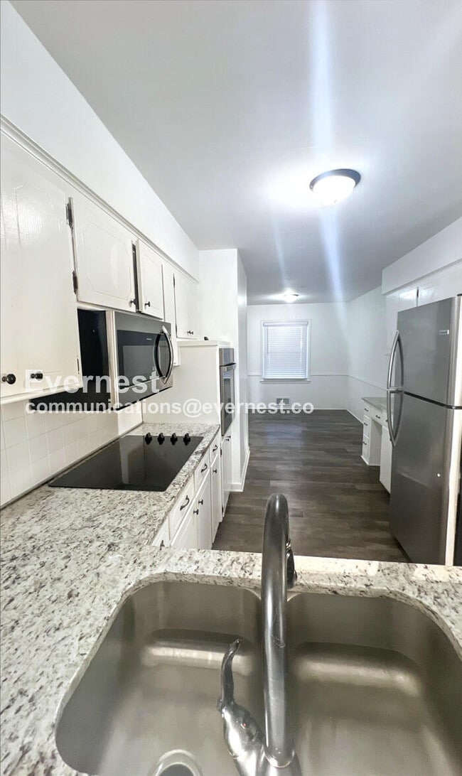 Photo - 10827 Beacon Ave