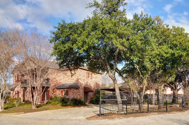 Photo - 3407 Penticost St