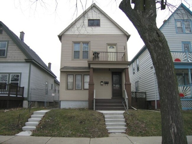 Photo - 3023 N Bremen St Apartamento Unidad Upper