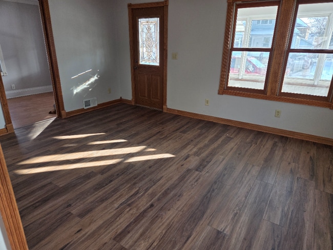 Photo - 2000 44th St