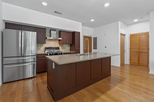 Building Photo - 1600 Barton Springs Rd Unit 3105