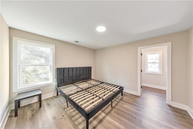 Photo - 336 Nobleman Way