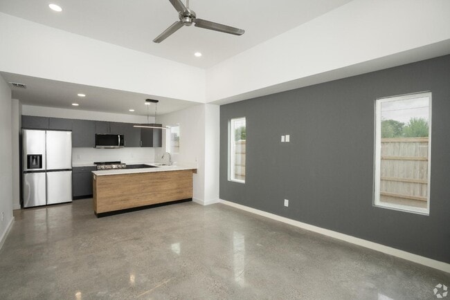 Building Photo - 4001 Jenna Ln