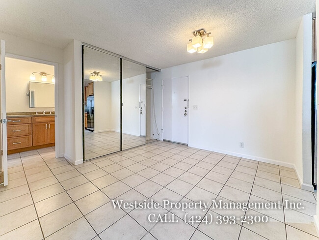 Photo - 11645 Montana Ave