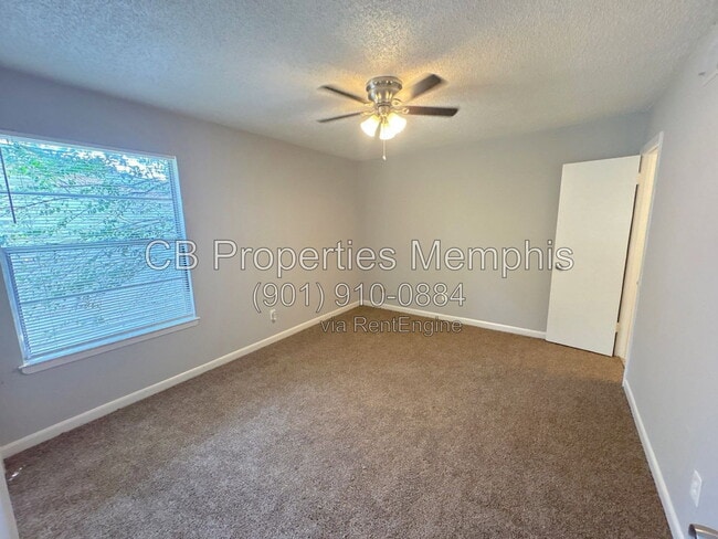 Photo - 4465 Rose Heather St