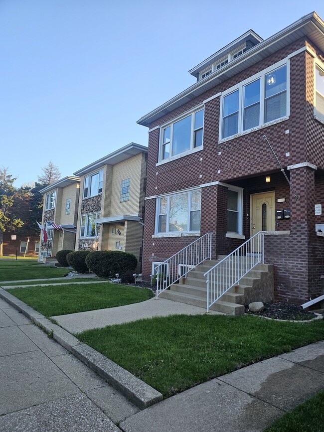 Photo - 6152 S Kolin Ave House