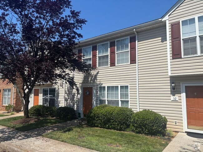 Building Photo - Village at Greenview townhouse in Campbell...