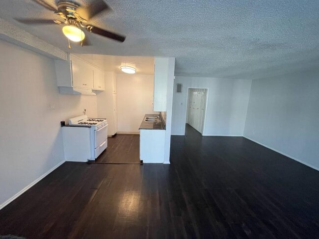 Photo - 1.0 bedroom in Canoga Park California 91304 Unit 24