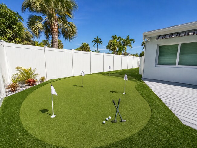 "Charming Furnished (Unfurnished Negotiable) 3-Bed Oasis with Hot tub in Palm Beach Gardens – 2,2...