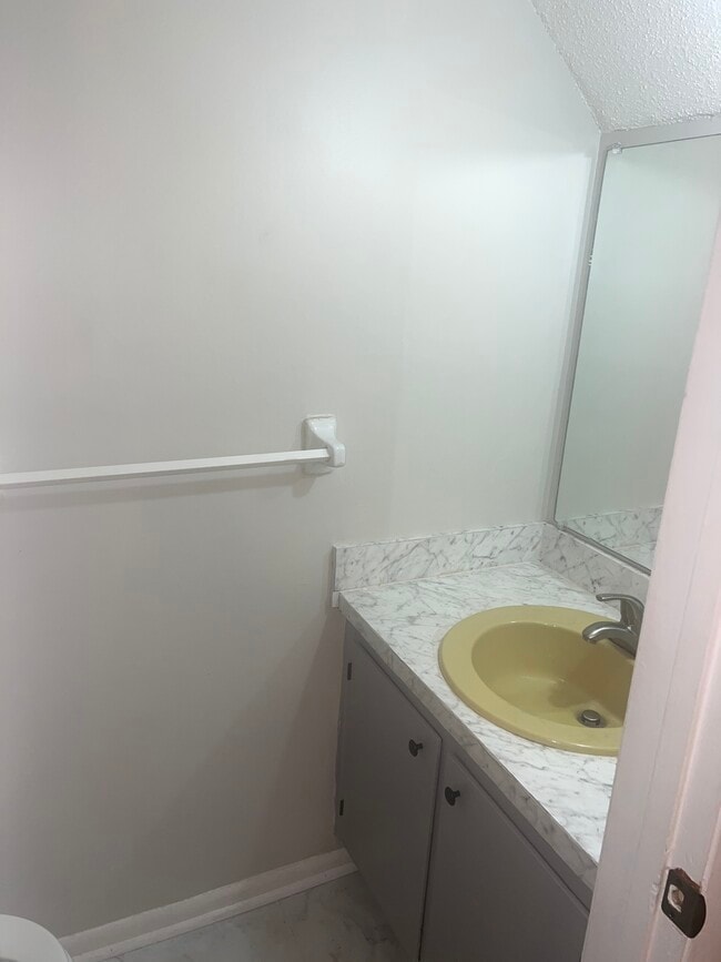 Building Photo - 2813 31st Ave N