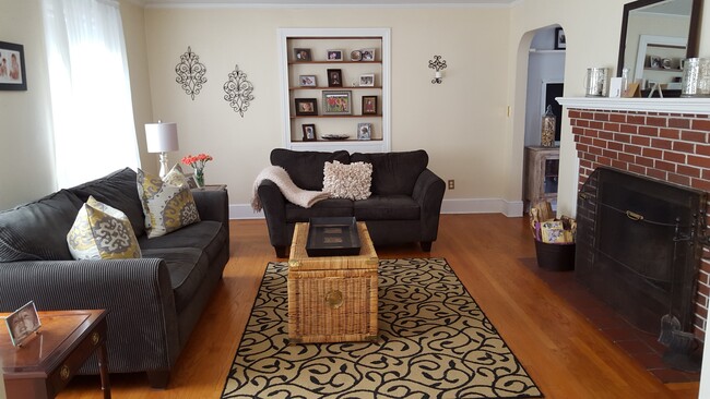 Photo - 2381 Cranston St