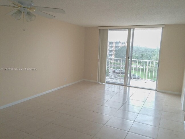 Photo - 500 Executive Center Dr Condo Unit 4N