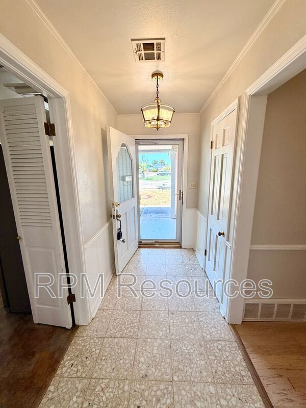 4120 NW 44th St