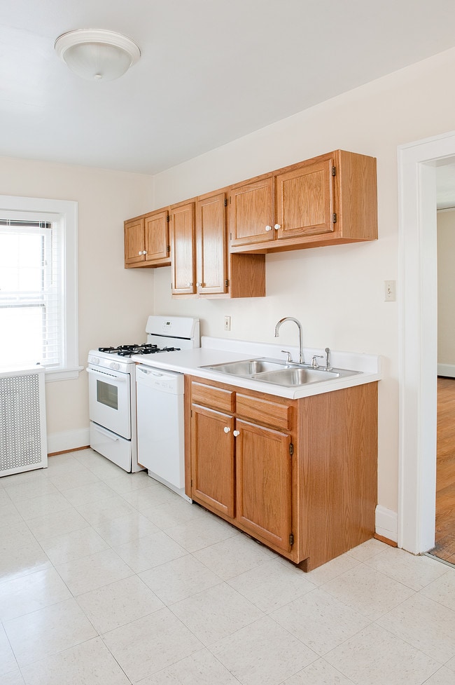 The Admiral Apartments For Rent in Cincinnati, OH