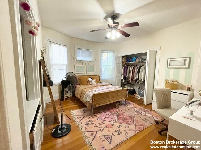 Photo - 112 Hillside St