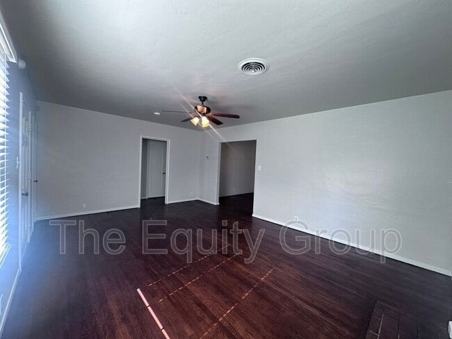 Photo - 1610 W College Ave