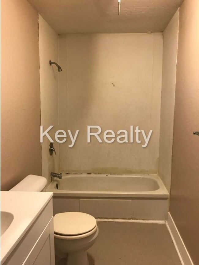 Photo - 123 Hickory St