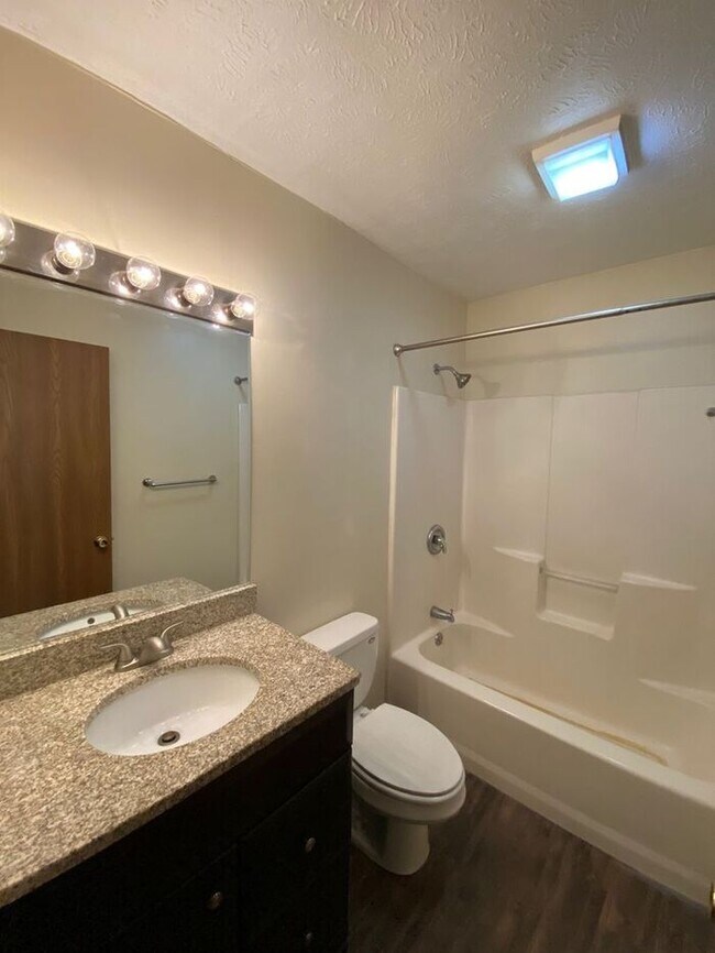 Photo - 3 Bdrm Duplex - Country Walk Estates. Pets Welcome!