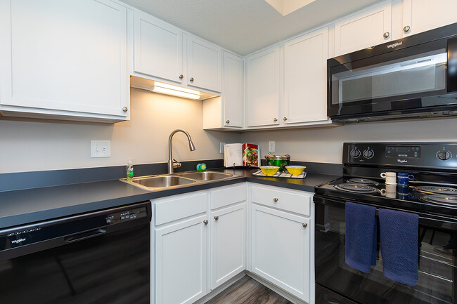 Building Photo - Sawmill Commons