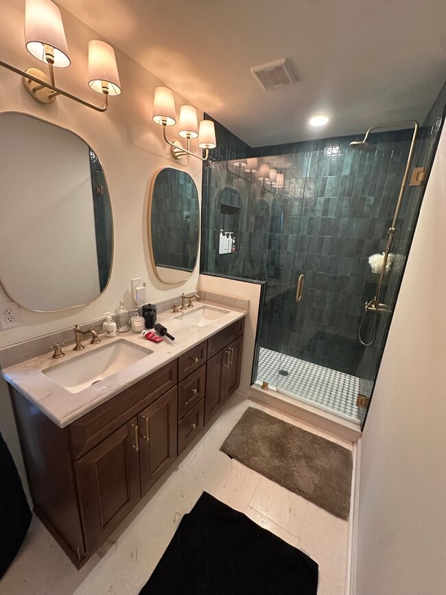 Photo - 1045 Forrest Blvd