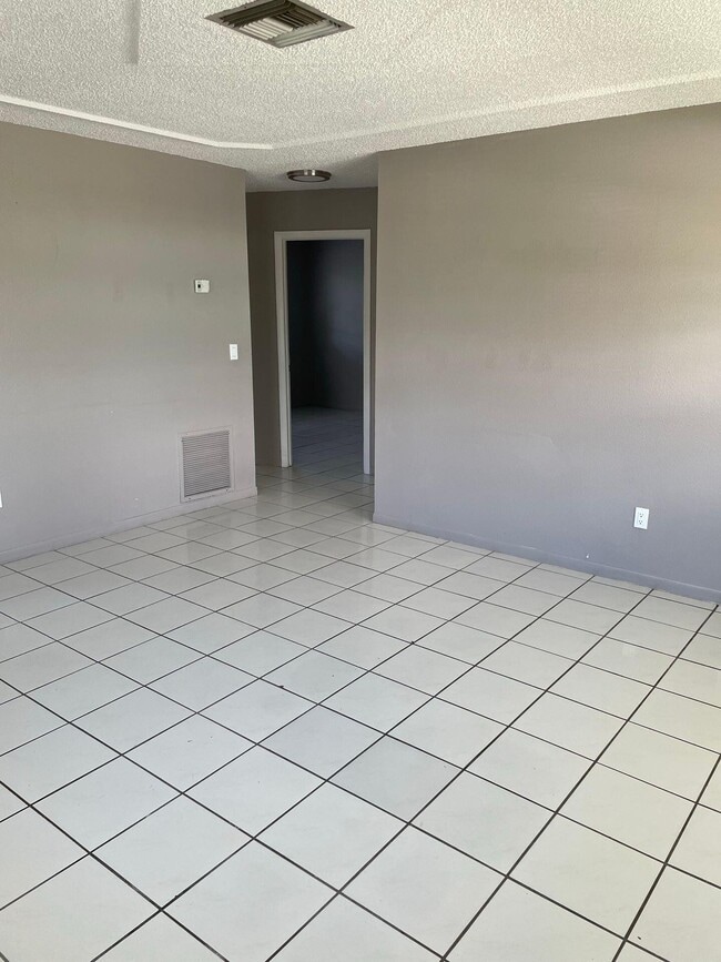 Photo - 2243 McKinley St