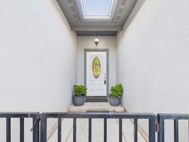 Photo - Sunroom Serenity & Backyard Bliss Retreat