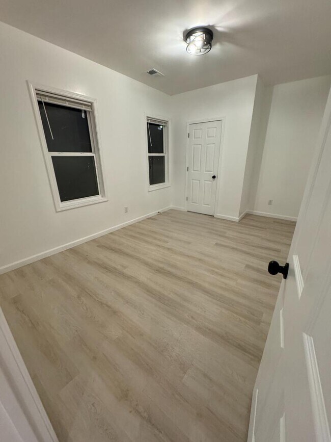 Photo - 601 E Gum St