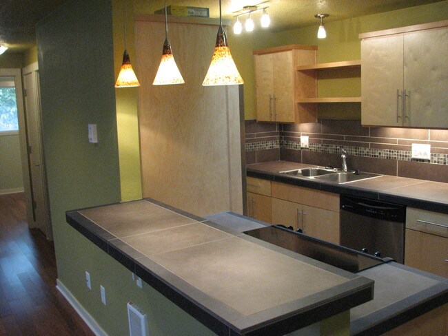 Photo - The Madrona Apartments