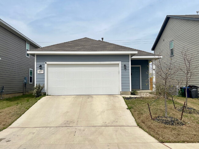 Building Photo - "Spacious 3-Bedroom Gem with 2 Full Baths ... Unit #7 Rental