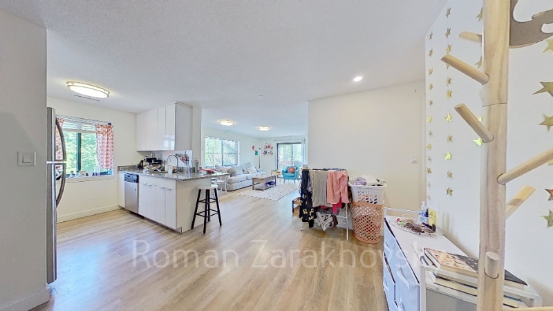 Photo - 25 Webster Ave