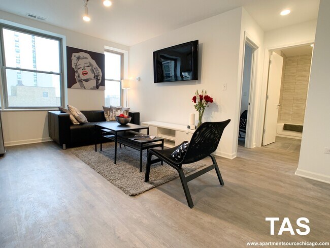 Photo - 940 W Winona St Unidad 810