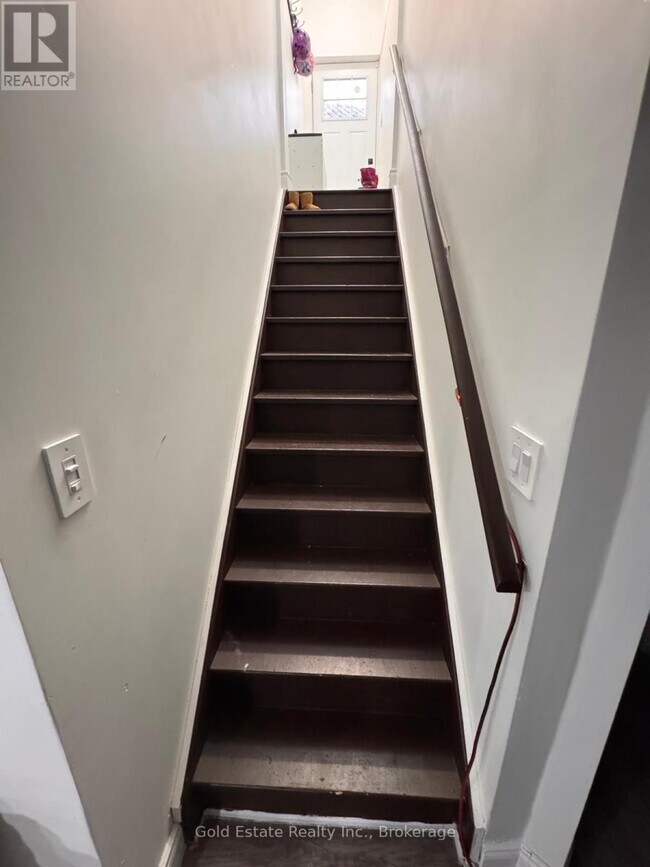Photo - 1377 Coronation Dr