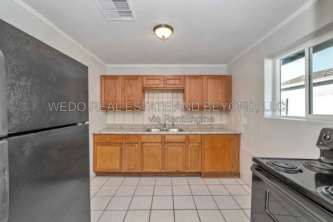 Photo - 732 W Southgate Ave Unit 2