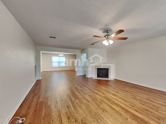 Photo - 108 Sophie Dr