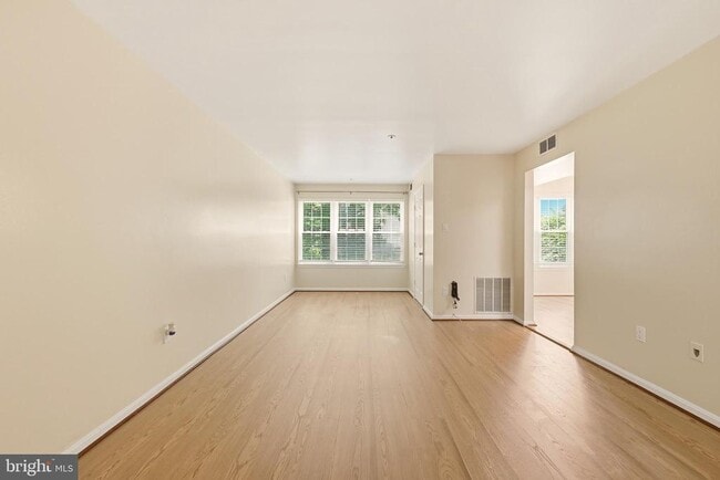 Building Photo - 2505 McVeary Ct Unit 11D