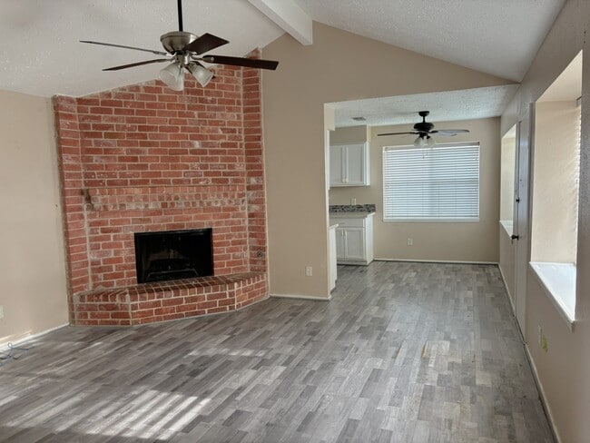 Photo - 17323 Camberwell Green Ln