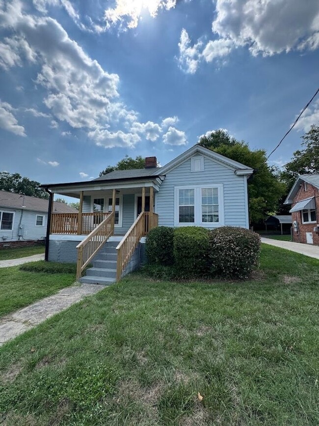 Photo - 3bed/1bath House $1395!