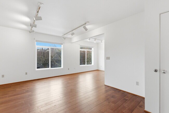 Photo - 2275 NW Kearney St Unidad 2275 A