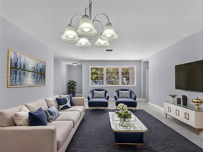 Photo - 6525 SW 18th St