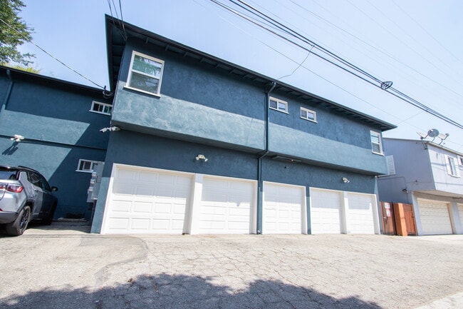 3800 Albright Ave