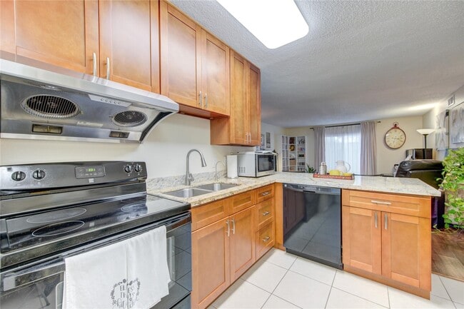 Photo - 1901 S Voss Rd Unidad 4