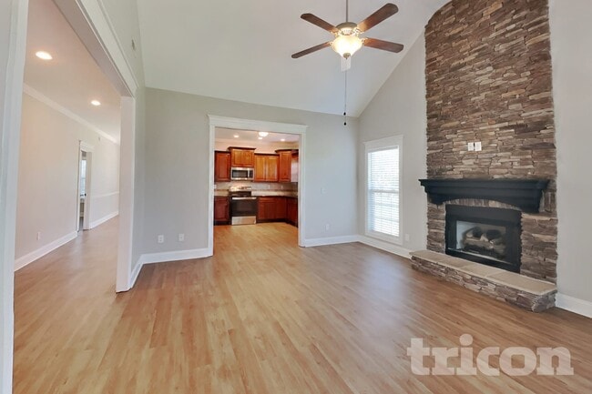 Photo - 1306 Crescent Ridge Drive