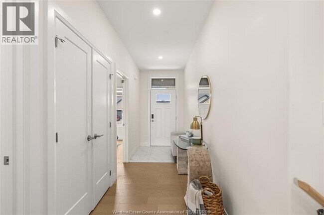Photo - 2578 Barkley Ave