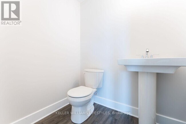 Photo - 409 Breakwater Blvd